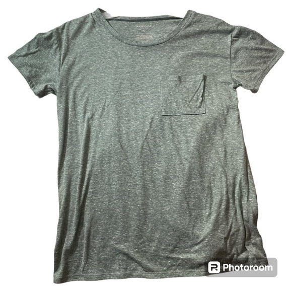 Arizona Jean Company Tops - Arizona Jean company pocket t-shirt.
